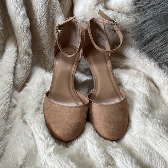 Beige Wedges - Picture 2 of 4